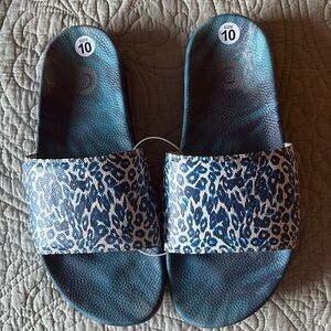 Johnny Was Calme Slides (Sandals) in Blue Leopard